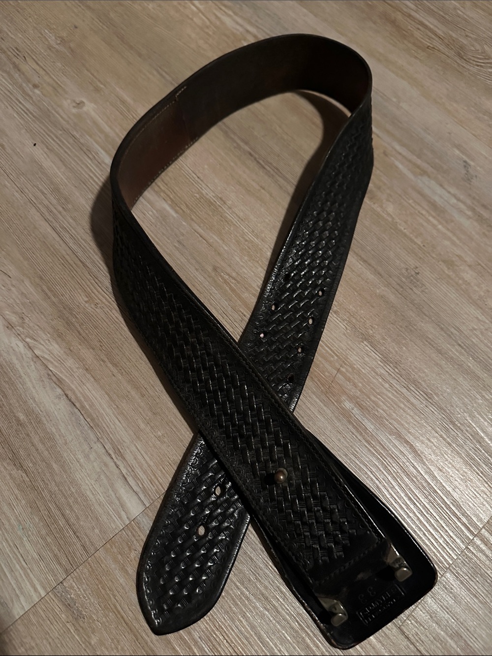 Woven Black Leather Women’s Belt - Classic Textured Strap